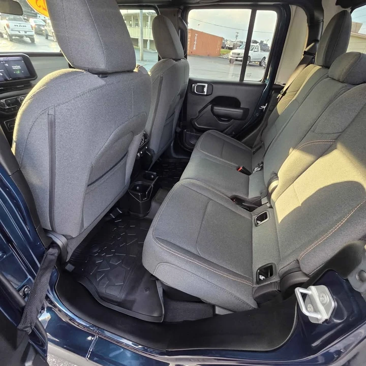 2025 Jeep JT Gladiator - Image 7 of 10