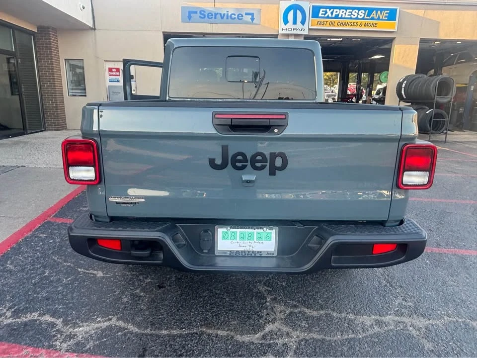 2025 Jeep JT Gladiator - Image 4 of 6