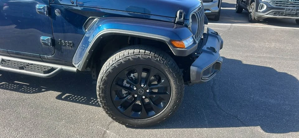 2025 Jeep JT Gladiator - Image 4 of 14