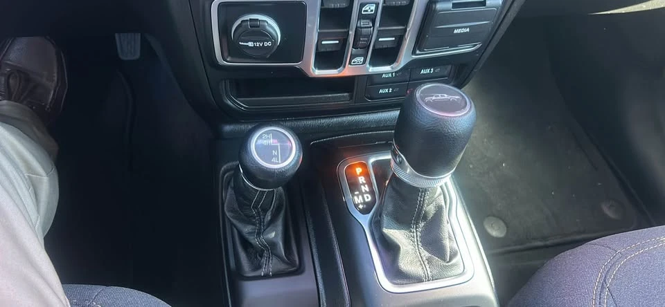 2025 Jeep JT Gladiator - Image 13 of 14