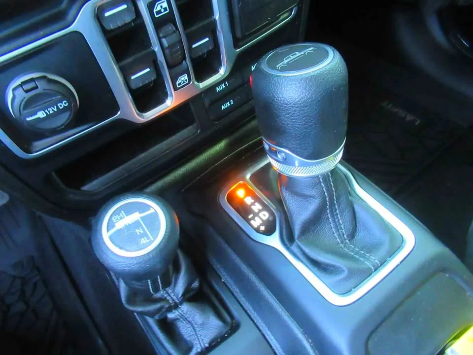 2025 Jeep JT Gladiator - Image 19 of 20