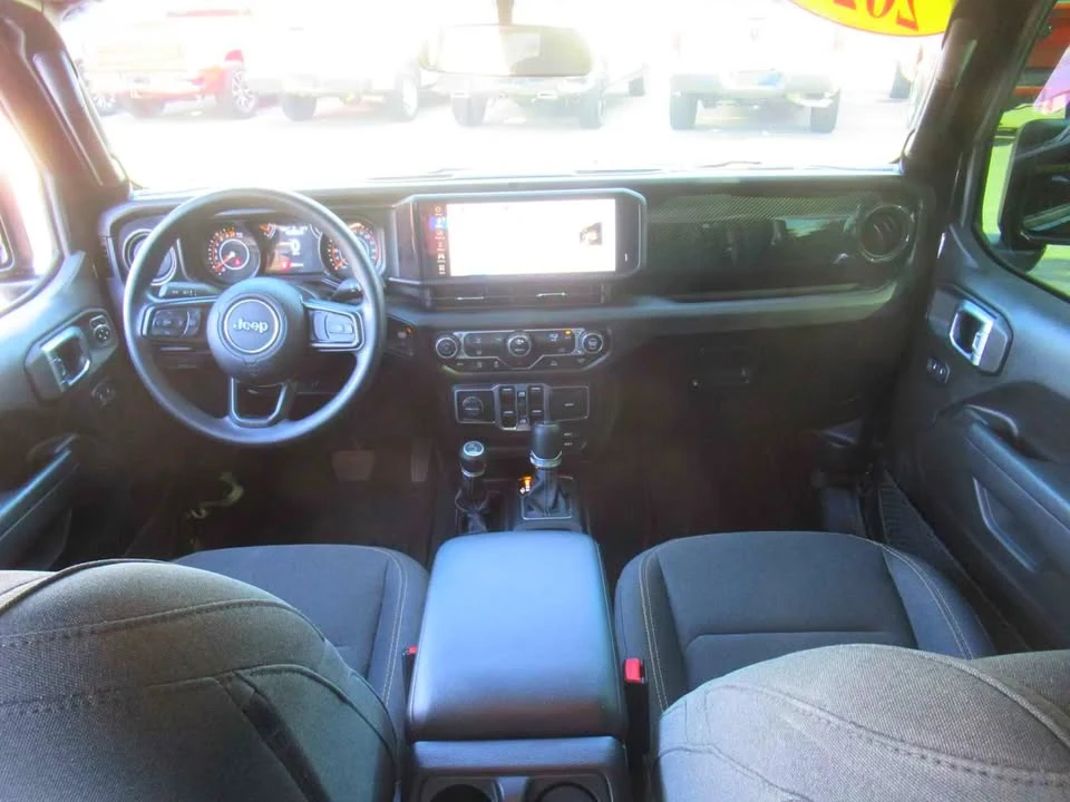 2025 Jeep JT Gladiator - Image 11 of 20