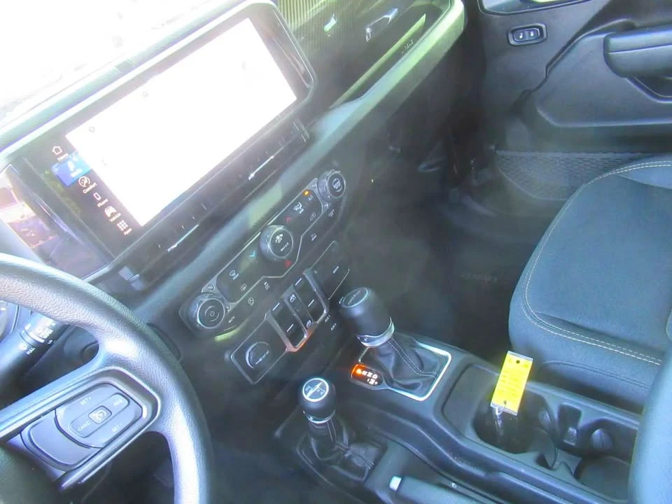 2025 Jeep JT Gladiator - Image 16 of 20