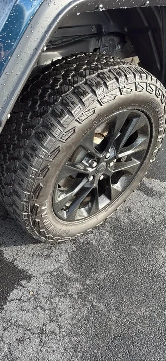 2025 Jeep JT Gladiator - Image 10 of 19