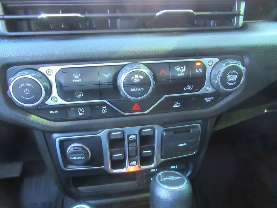 2025 Jeep JT Gladiator - Image 18 of 20
