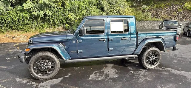 2025 Jeep Gladiator Nighthawk