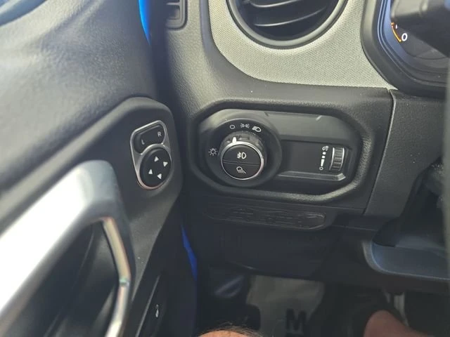 2025 Jeep JT Gladiator - Image 19 of 20