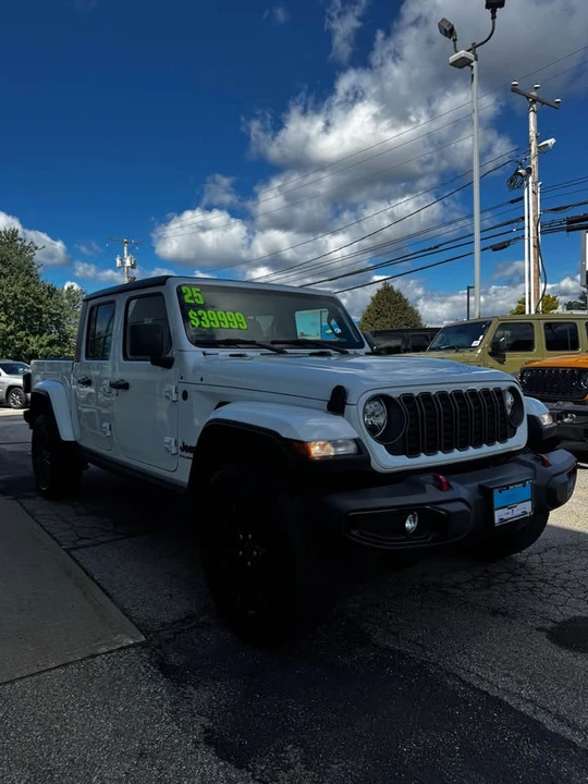 2025 Jeep JT Gladiator - Image 2 of 14