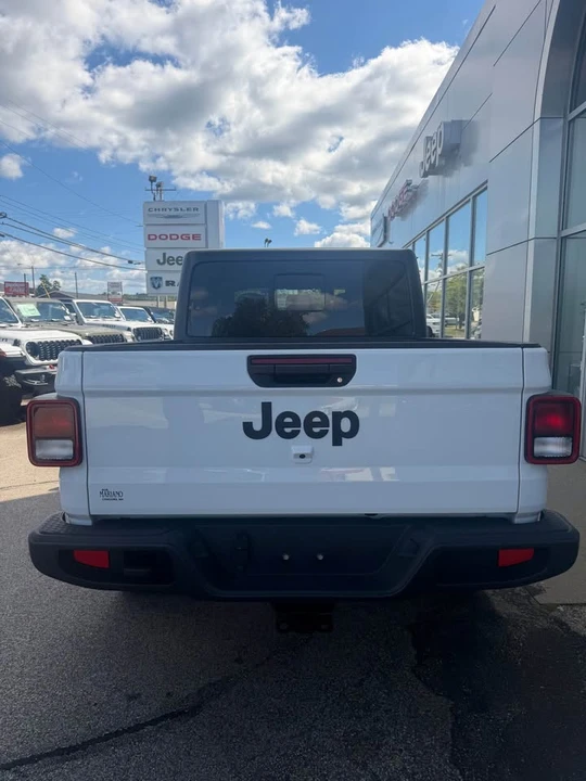 2025 Jeep JT Gladiator - Image 3 of 7