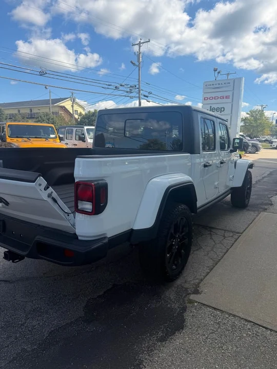 2025 Jeep JT Gladiator - Image 2 of 7