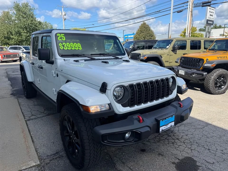 2025 Jeep JT Gladiator - Image 6 of 10