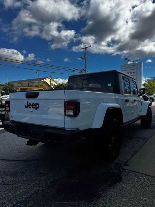 2025 Jeep JT Gladiator - Image 3 of 14
