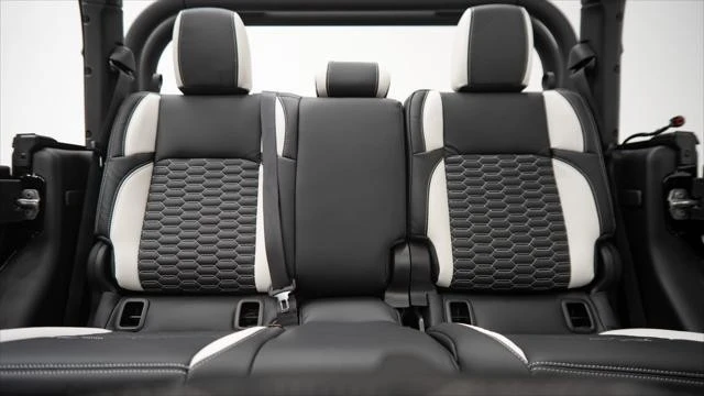 2025 Jeep JT Gladiator - Image 19 of 21