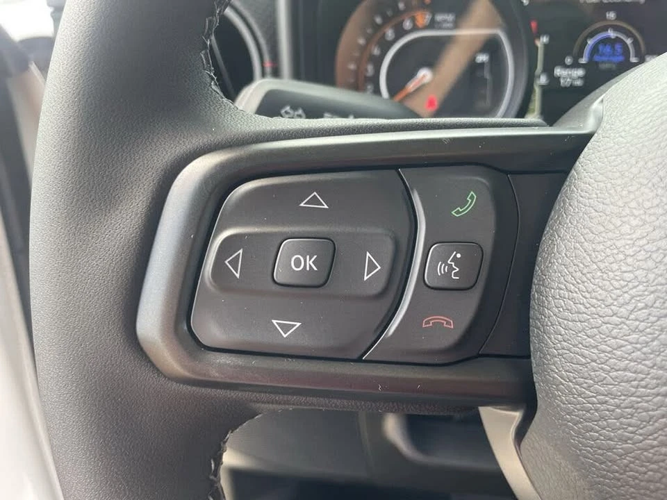 2025 Jeep JT Gladiator - Image 17 of 20