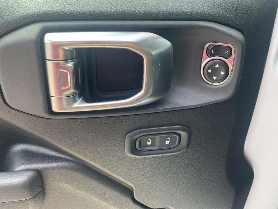 2025 Jeep JT Gladiator - Image 14 of 20