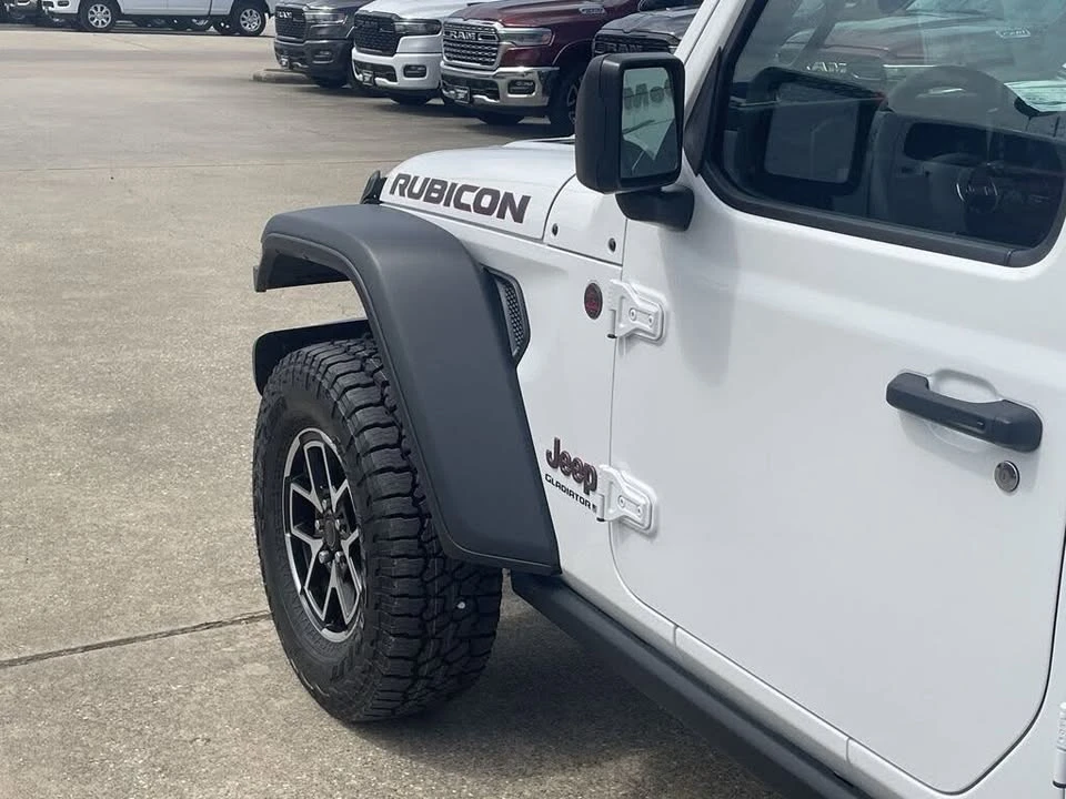 2025 Jeep JT Gladiator - Image 12 of 20