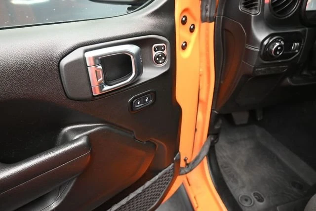 2025 Jeep JT Gladiator - Image 13 of 20
