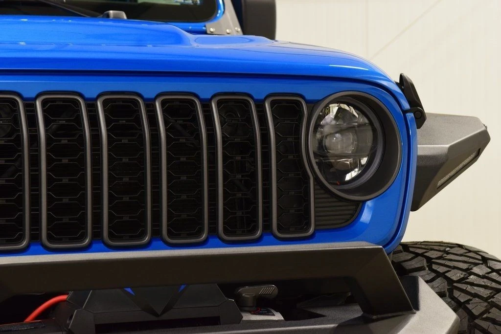 2025 Jeep JT Gladiator - Image 9 of 21