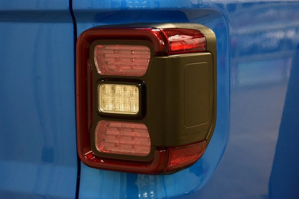 2025 Jeep JT Gladiator - Image 21 of 21