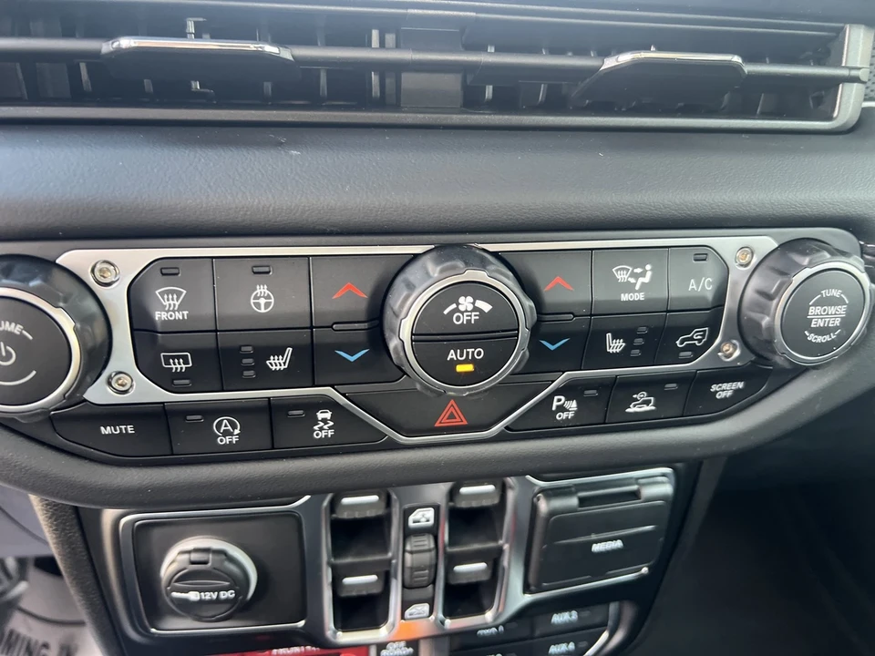 2025 Jeep JT Gladiator - Image 20 of 21