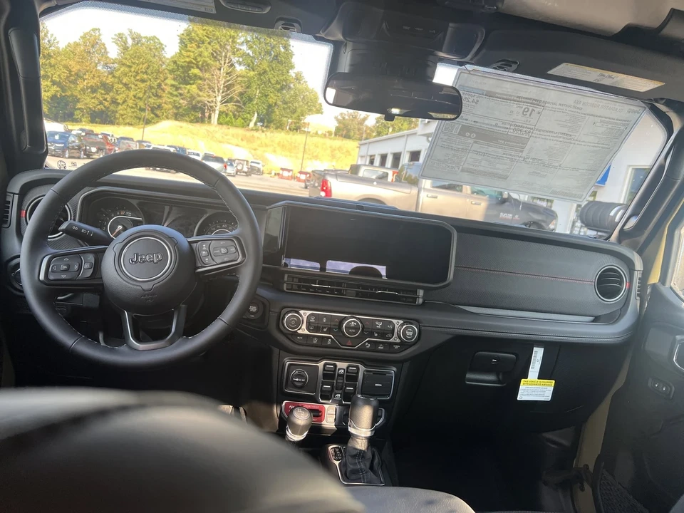 2025 Jeep JT Gladiator - Image 15 of 21