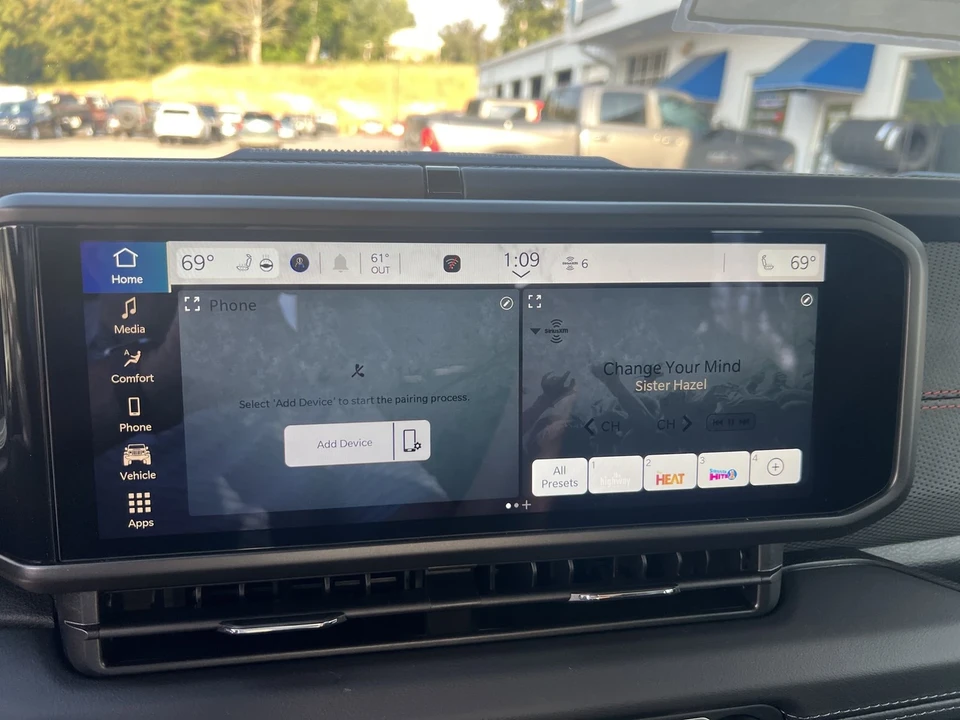 2025 Jeep JT Gladiator - Image 18 of 21