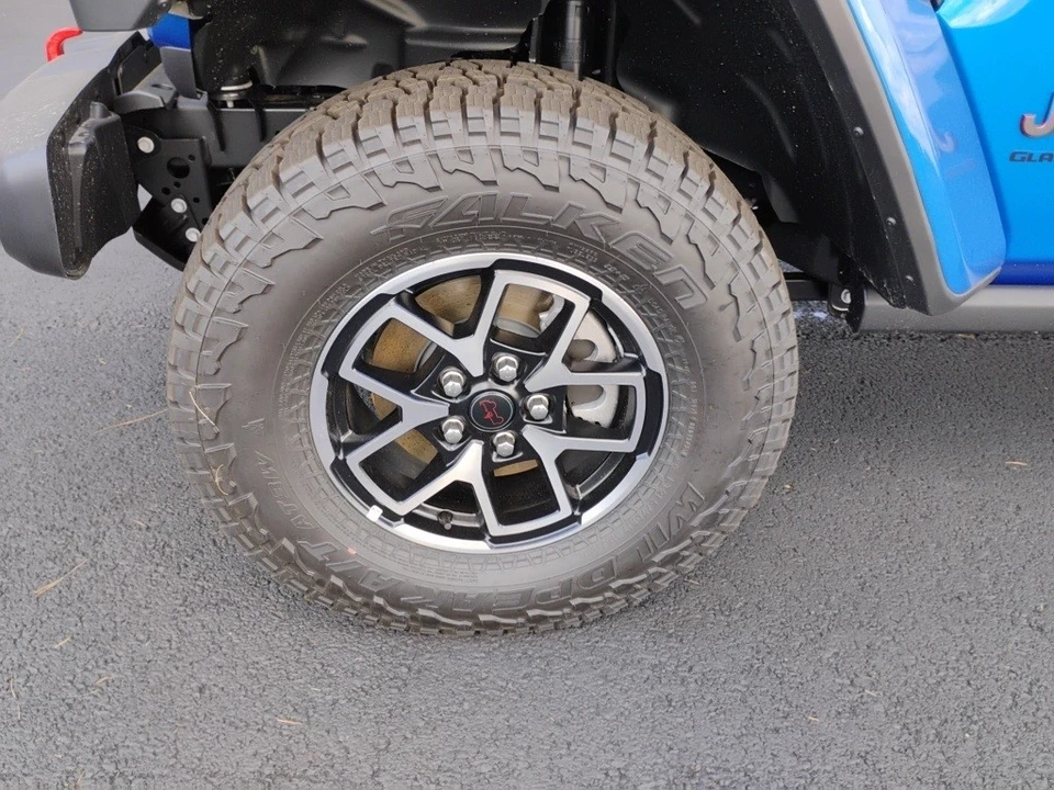2025 Jeep JT Gladiator - Image 10 of 12