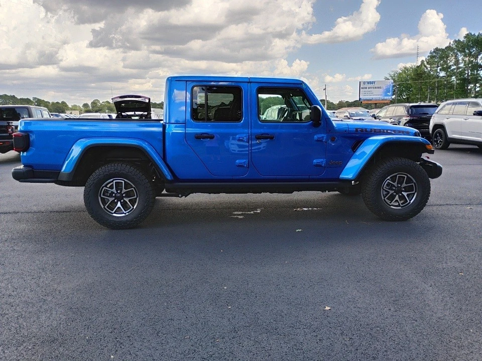 2025 Jeep JT Gladiator - Image 4 of 12