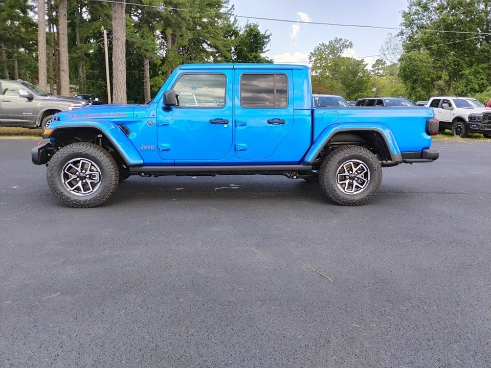 2025 Jeep JT Gladiator - Image 8 of 12