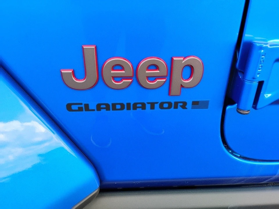 2025 Jeep JT Gladiator - Image 11 of 12