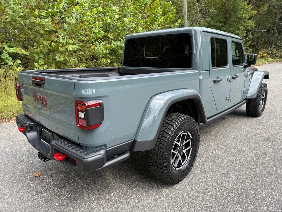 2025 Jeep JT Gladiator - Image 7 of 12