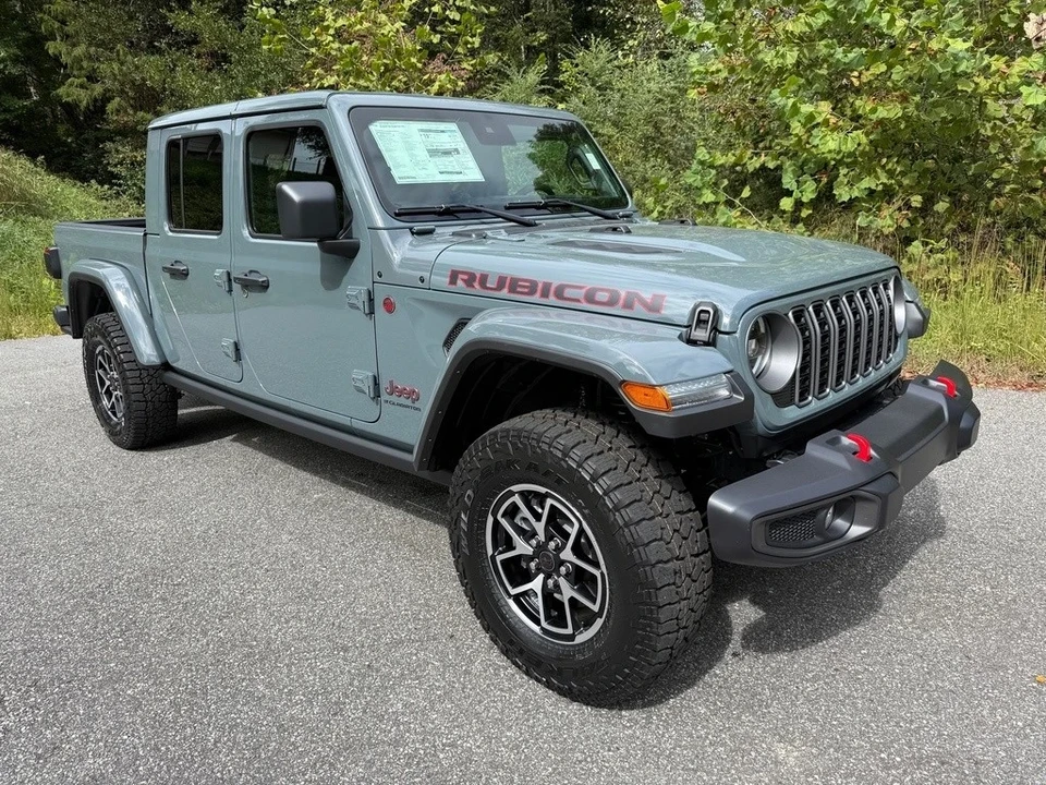 2025 Jeep JT Gladiator - Image 5 of 12