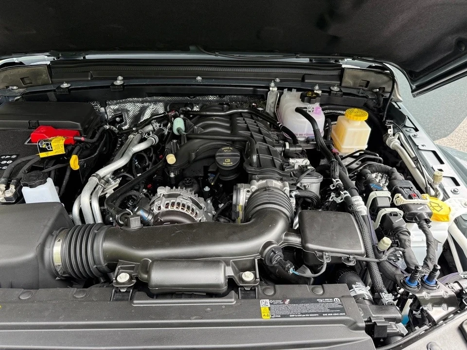 2025 Jeep JT Gladiator - Image 11 of 12