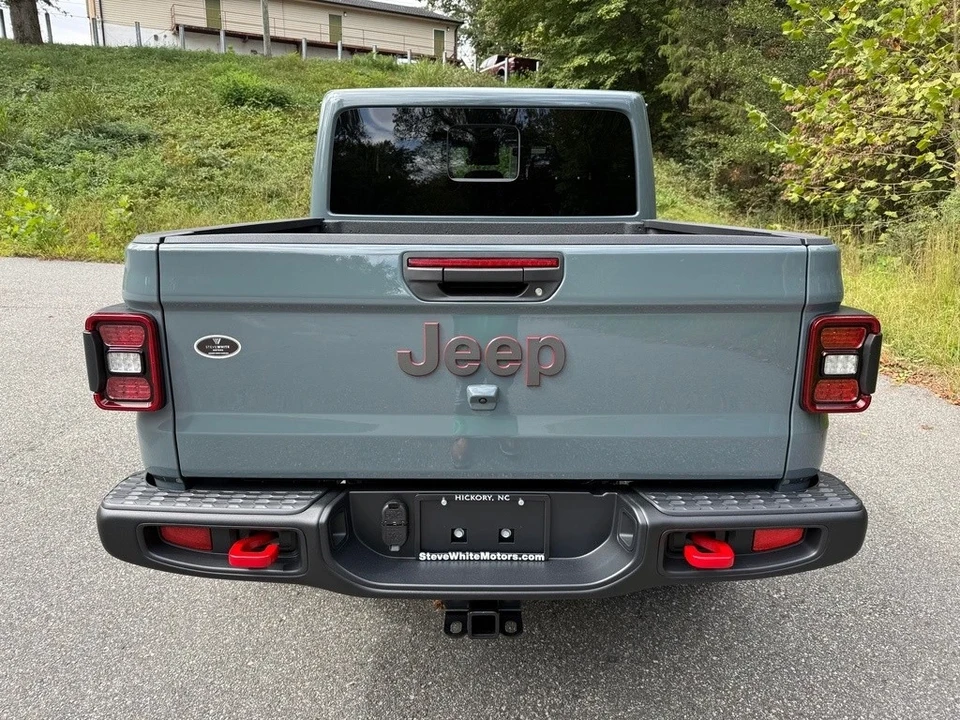 2025 Jeep JT Gladiator - Image 8 of 12