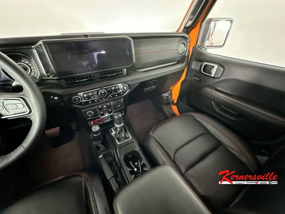 2025 Jeep JT Gladiator - Image 11 of 24