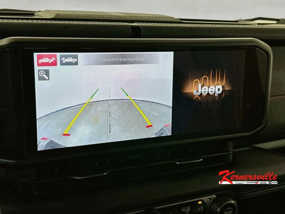 2025 Jeep JT Gladiator - Image 20 of 24