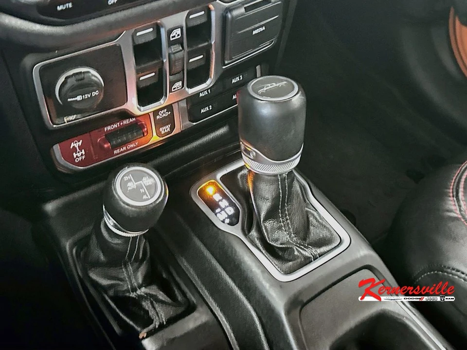2025 Jeep JT Gladiator - Image 16 of 24