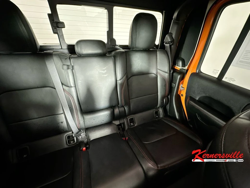 2025 Jeep JT Gladiator - Image 14 of 24