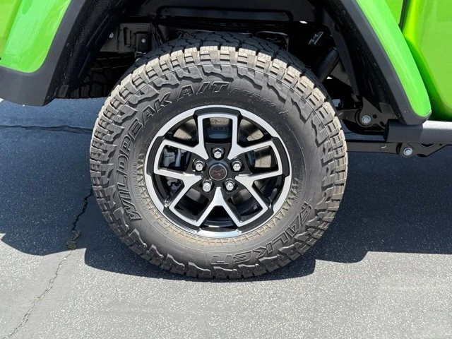 2025 Jeep JT Gladiator - Image 10 of 12