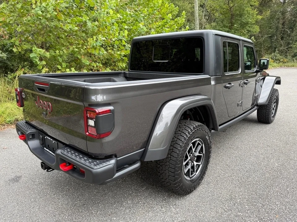 2025 Jeep JT Gladiator - Image 7 of 12