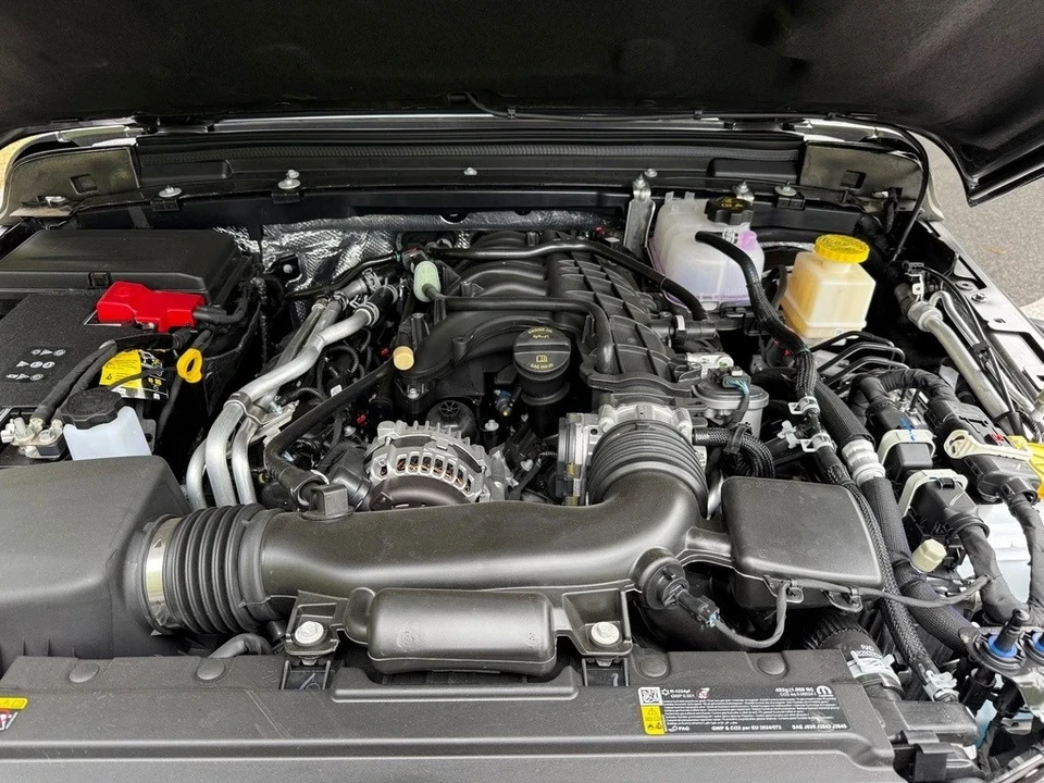 2025 Jeep JT Gladiator - Image 11 of 12