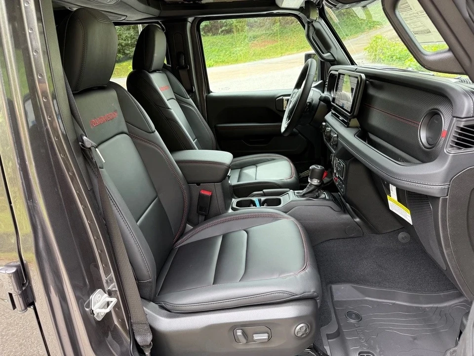 2025 Jeep JT Gladiator - Image 19 of 21