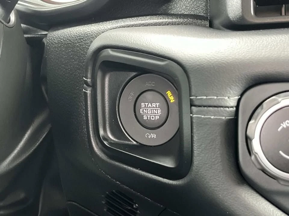 2025 Jeep JT Gladiator - Image 16 of 20