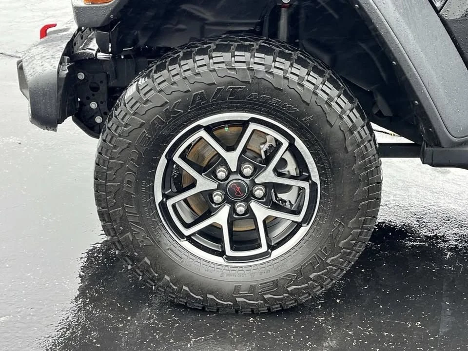 2025 Jeep JT Gladiator - Image 9 of 20