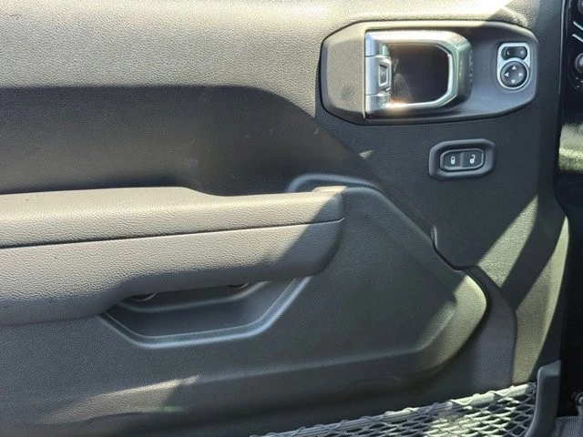 2025 Jeep JT Gladiator - Image 11 of 12