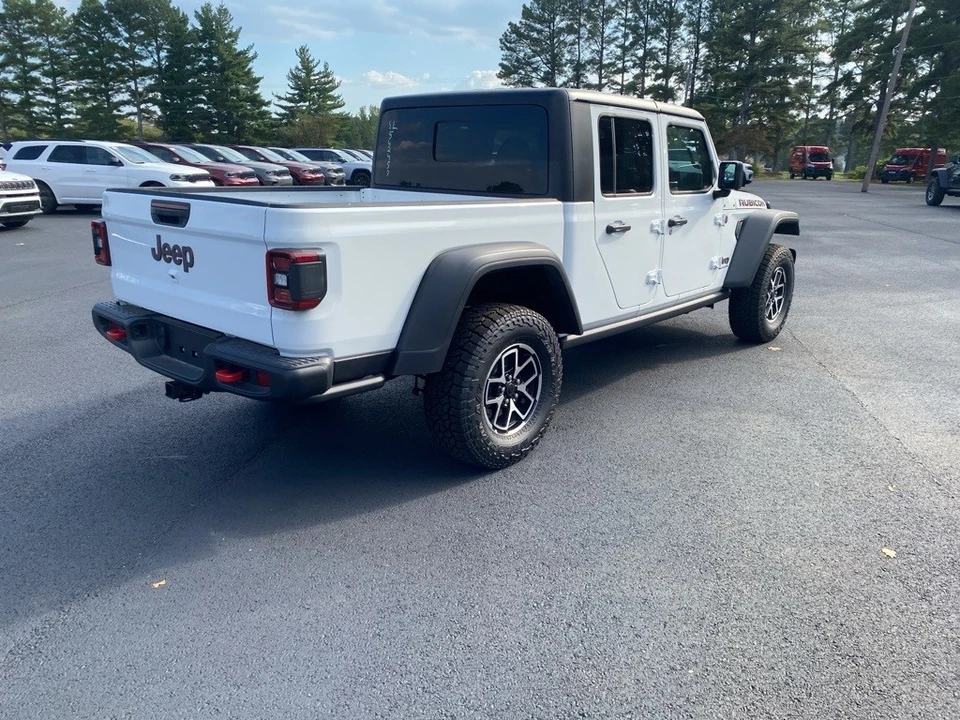 2025 Jeep JT Gladiator - Image 5 of 12