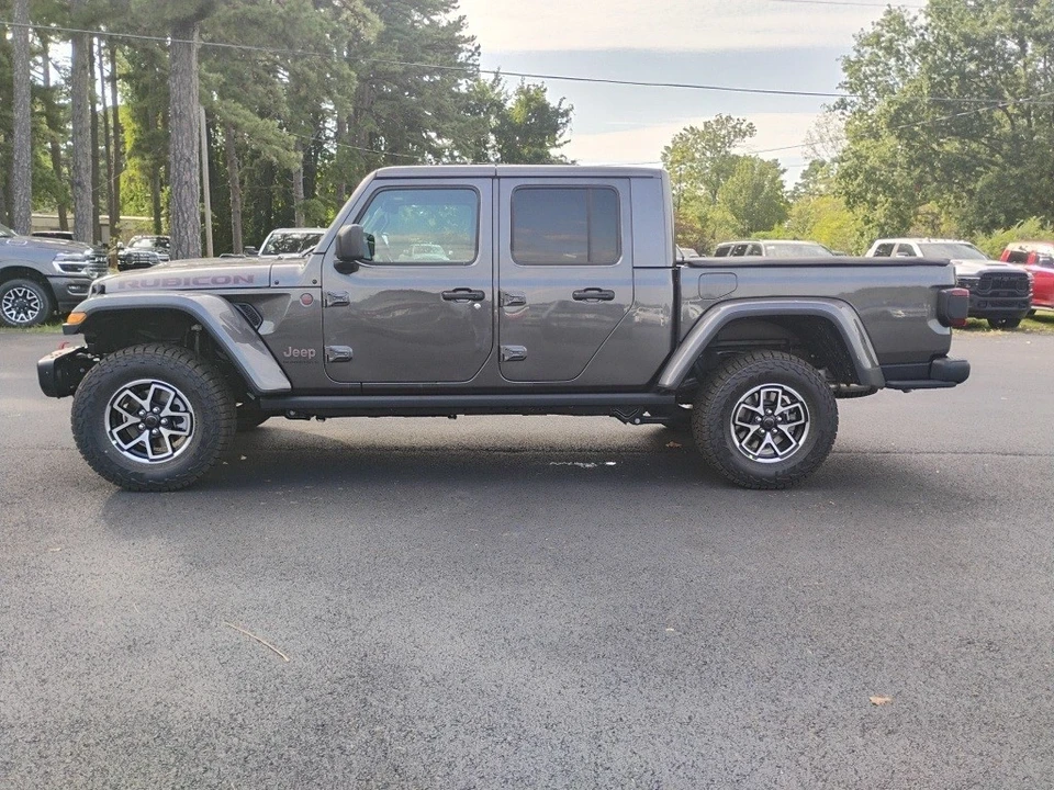 2025 Jeep JT Gladiator - Image 8 of 12