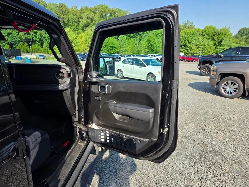 2025 Jeep JT Gladiator - Image 11 of 31