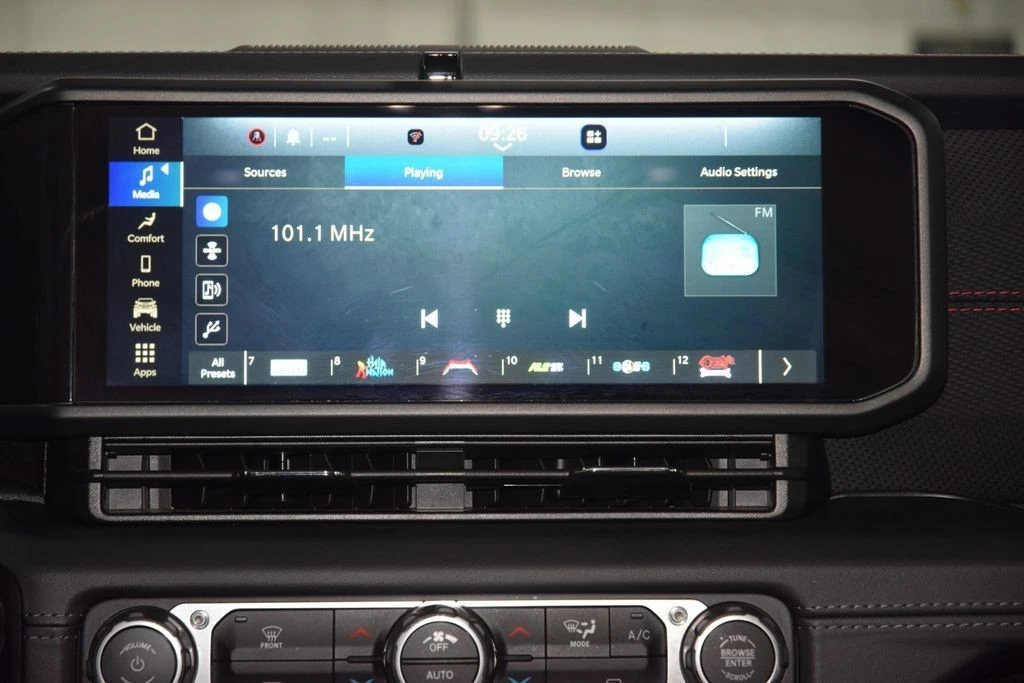 2025 Jeep JT Gladiator - Image 29 of 31