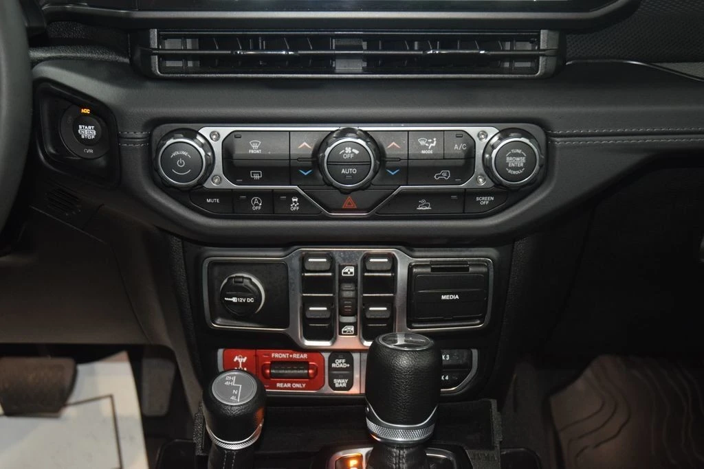 2025 Jeep JT Gladiator - Image 30 of 31